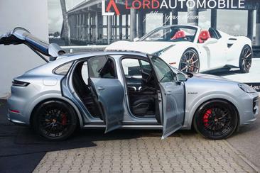 Porsche Cayenne S E-Hybrid — photo 18