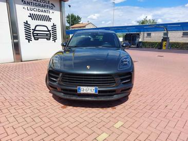 Porsche Macan — photo 2