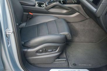 Porsche Cayenne S E-Hybrid — photo 19