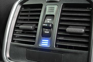 Porsche Macan — photo 17