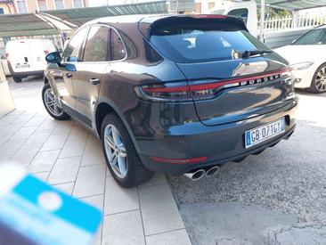 Porsche Macan — photo 8