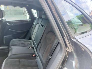 Porsche Macan — photo 11