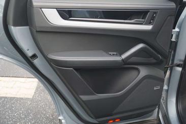 Porsche Cayenne S E-Hybrid — photo 30