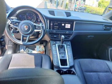 Porsche Macan — photo 30