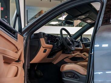 Porsche Cayenne E-Hybrid — photo 12