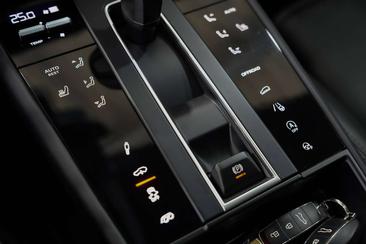 Porsche Macan I GTS — photo 30