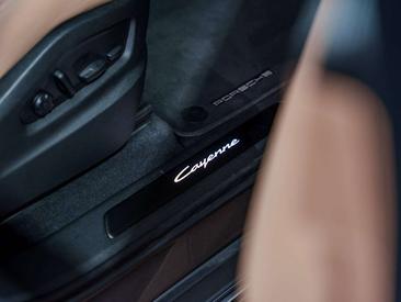 Porsche Cayenne E-Hybrid — photo 18
