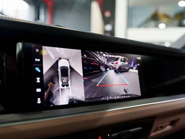 Porsche Cayenne E-Hybrid — photo 27