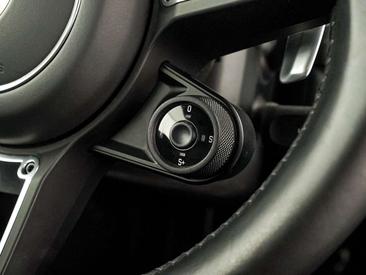 Porsche 718 Cayman — photo 15
