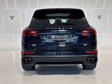 Porsche Cayenne Turbo — photo 4