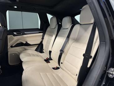 Porsche Cayenne Turbo — photo 9