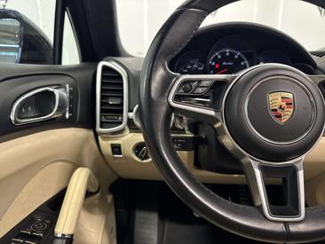Porsche Cayenne Turbo — photo 15
