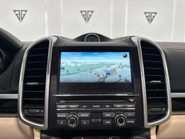 Porsche Cayenne Turbo — photo 22