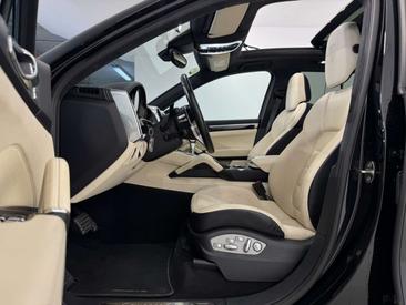 Porsche Cayenne Turbo — photo 26
