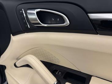 Porsche Cayenne Turbo — photo 28