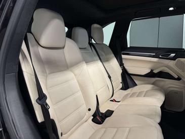 Porsche Cayenne Turbo — photo 35