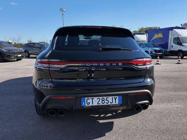 Porsche Macan — photo 11