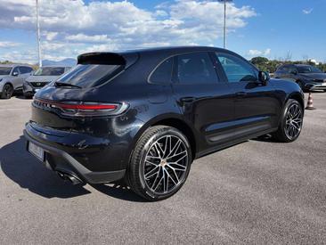 Porsche Macan — photo 12