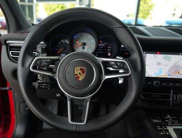 Porsche Macan I S — photo 16