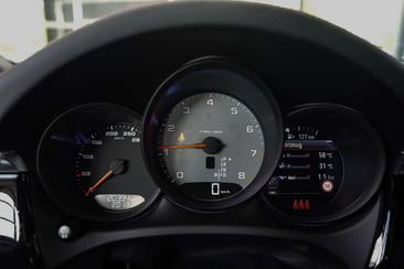 Porsche Macan I S — photo 17