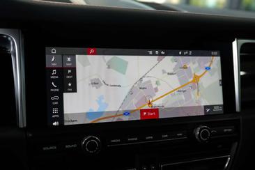 Porsche Macan I S — photo 19