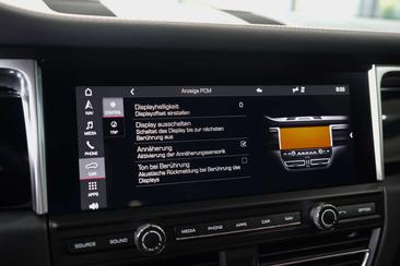 Porsche Macan I S — photo 22