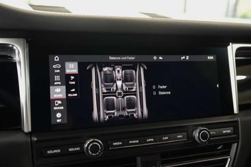Porsche Macan I S — photo 25