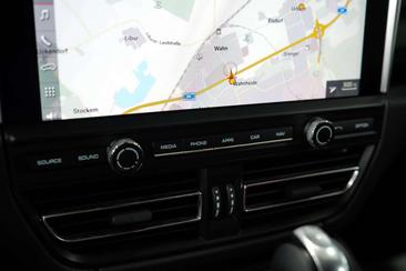 Porsche Macan I S — photo 27