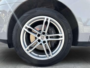Porsche Macan — photo 6