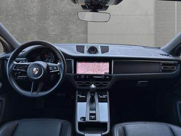 Porsche Macan — photo 8