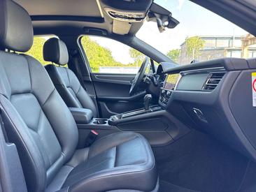 Porsche Macan — photo 9