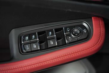 Porsche Macan I S — photo 33