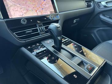 Porsche Macan — photo 12
