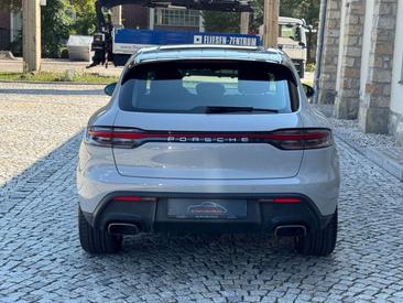 Porsche Macan — photo 18