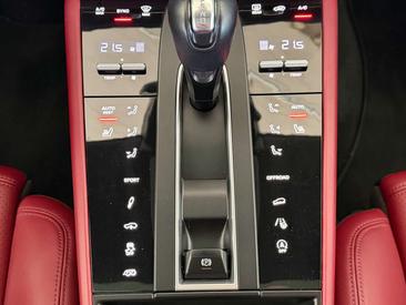 Porsche Macan I GTS — photo 11
