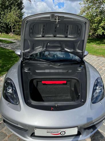 Porsche 718 Cayman — photo 9