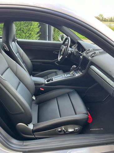 Porsche 718 Cayman — photo 11