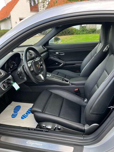 Porsche 718 Cayman — photo 13