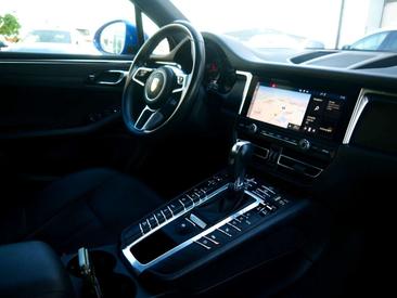 Porsche Macan — photo 9