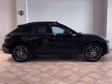 Porsche Macan — photo 5