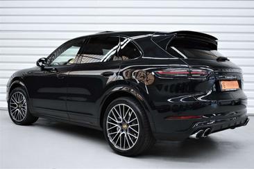 Porsche Cayenne Turbo — photo 2