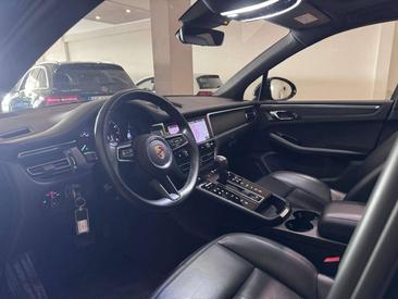 Porsche Macan — photo 10