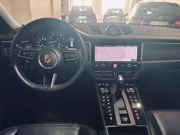 Porsche Macan — photo 16