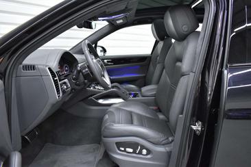 Porsche Cayenne Turbo — photo 11