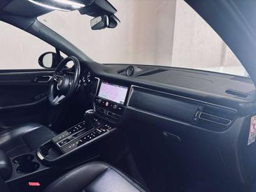 Porsche Macan — photo 17