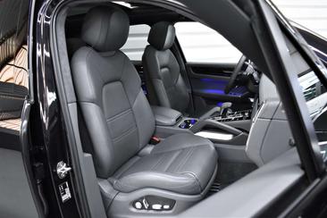 Porsche Cayenne Turbo — photo 12