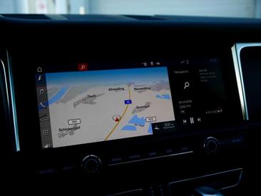 Porsche Macan — photo 11