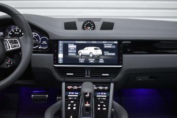 Porsche Cayenne Turbo — photo 24