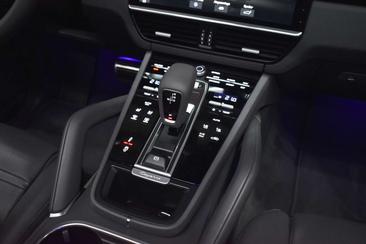 Porsche Cayenne Turbo — photo 25