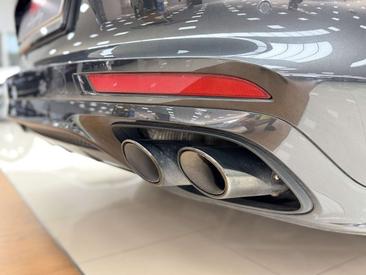 Porsche Panamera 4 E-Hybrid — photo 18